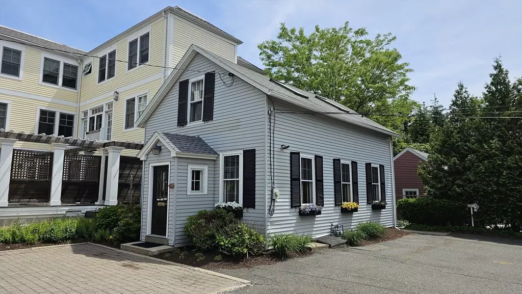 Lexington, MA 02421,52B Waltham St