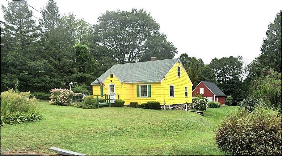 13 Prescott St, Rutland, MA 01543