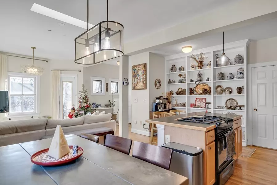 275 River Street #3, Cambridge, MA 02139