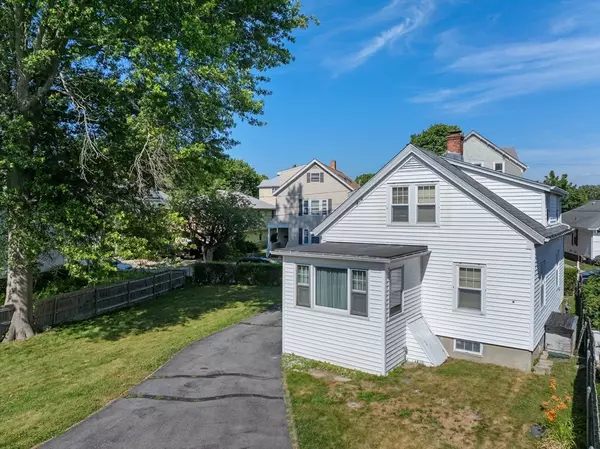 Fall River, MA 02720,38 Farnham St