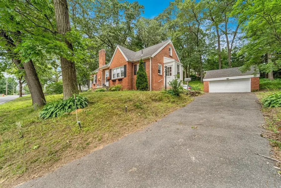 295 Harkness Ave, Springfield, MA 01118