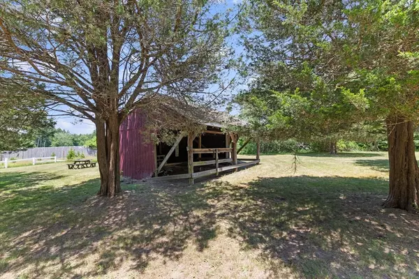 Rochester, MA 02770,453 Rounseville Rd