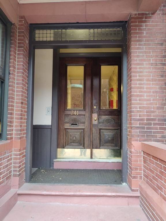 Boston, MA 02116,241 West Newton Street #1