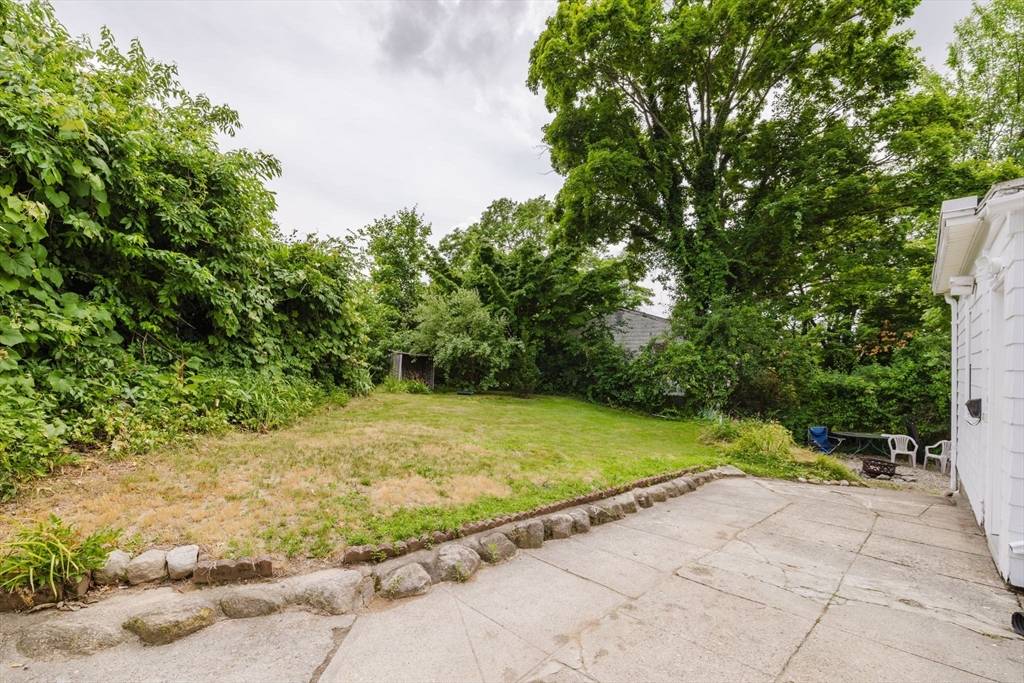 Providence, RI 02909,1586 Chalkstone Ave