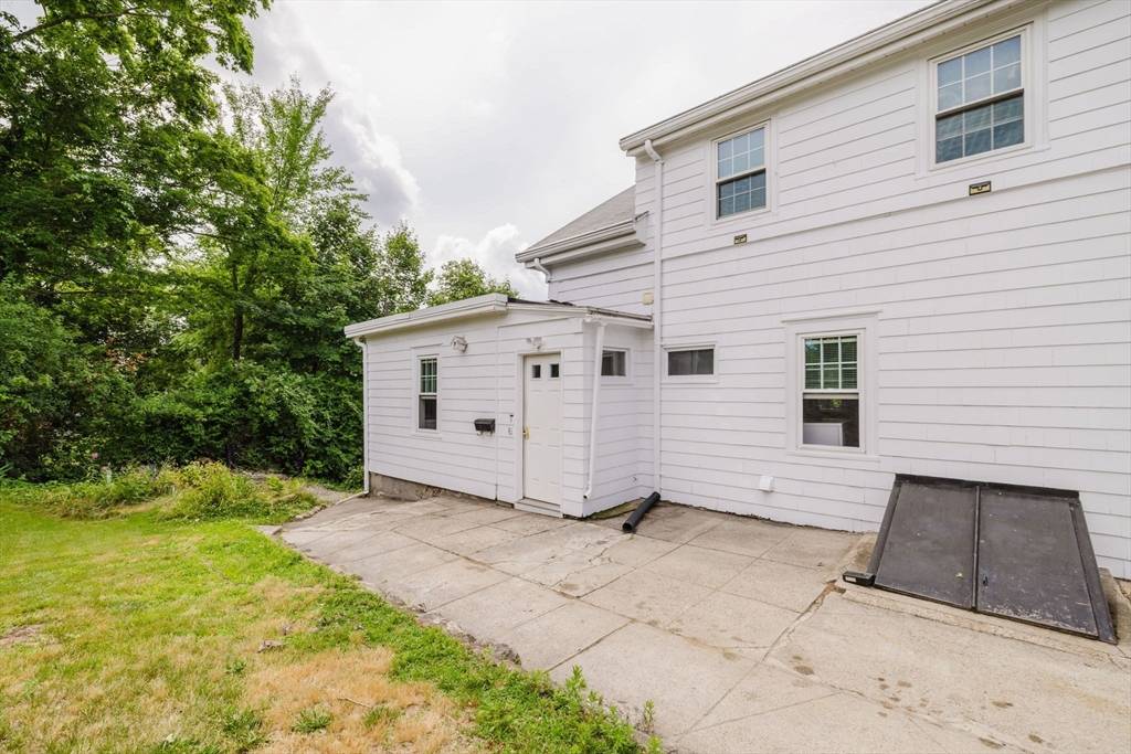 Providence, RI 02909,1586 Chalkstone Ave