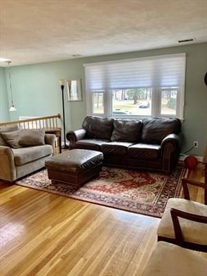Sharon, MA 02067,9 Spring Ln