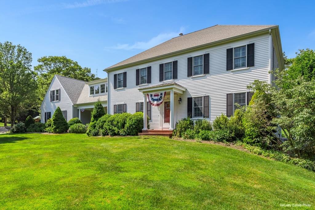 41 Lakeview Drive, Barnstable, MA 02632