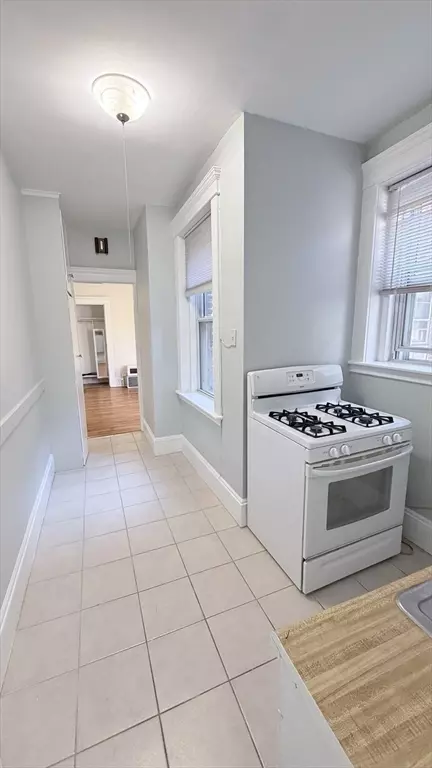Brookline, MA 02446,15 Parkman St #2C