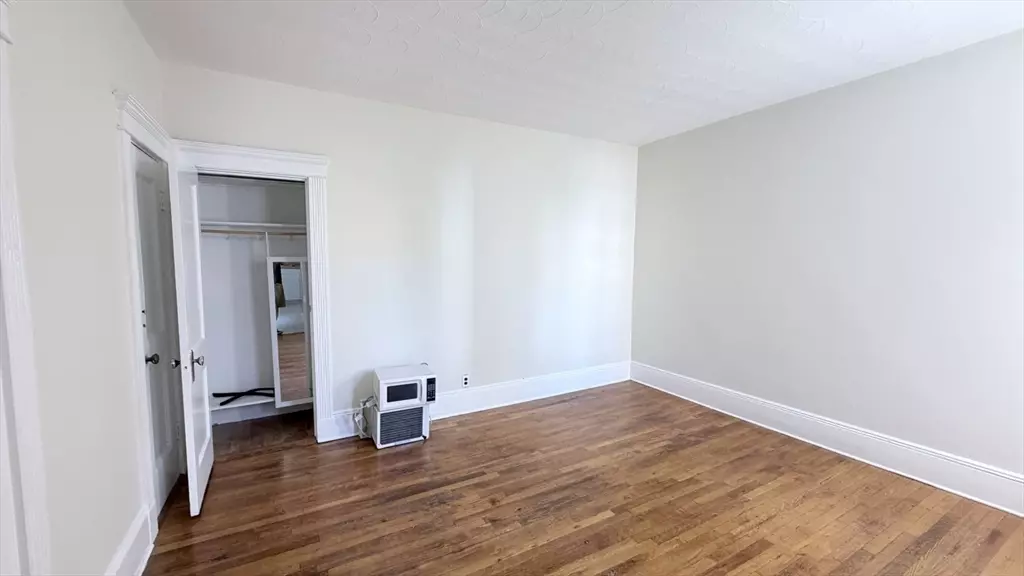 15 Parkman St #2C, Brookline, MA 02446