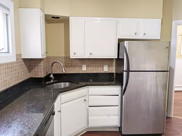Cambridge, MA 02141,82 Willow St #1