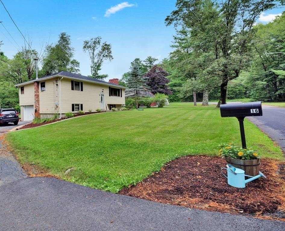 Sutton, MA 01590,16 Fuller Rd