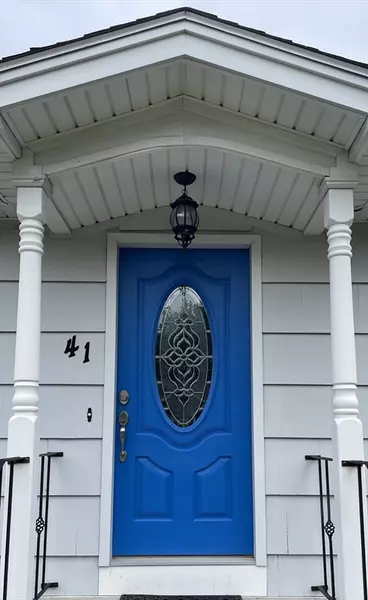 41 Roy St, Ludlow, MA 01056