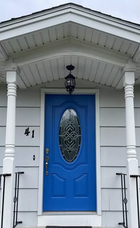 Ludlow, MA 01056,41 Roy St