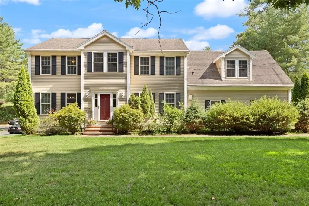 Stoughton, MA 02072,20 Grace Lane