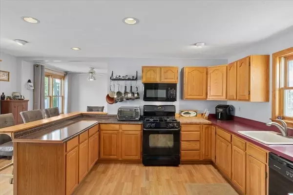 Rockland, MA 02370,114 W Water St