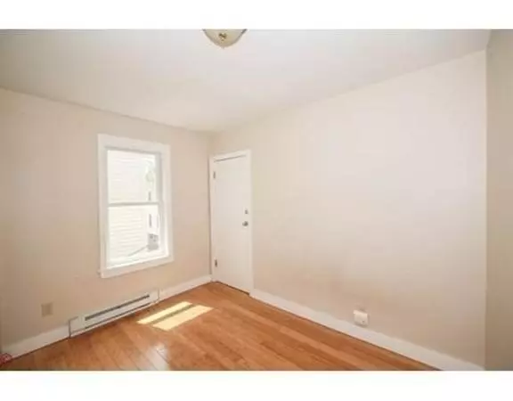 Cambridge, MA 02139,23 Pine St #2