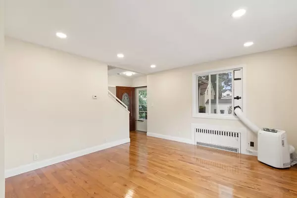 Newton, MA 02458,34 Clinton St