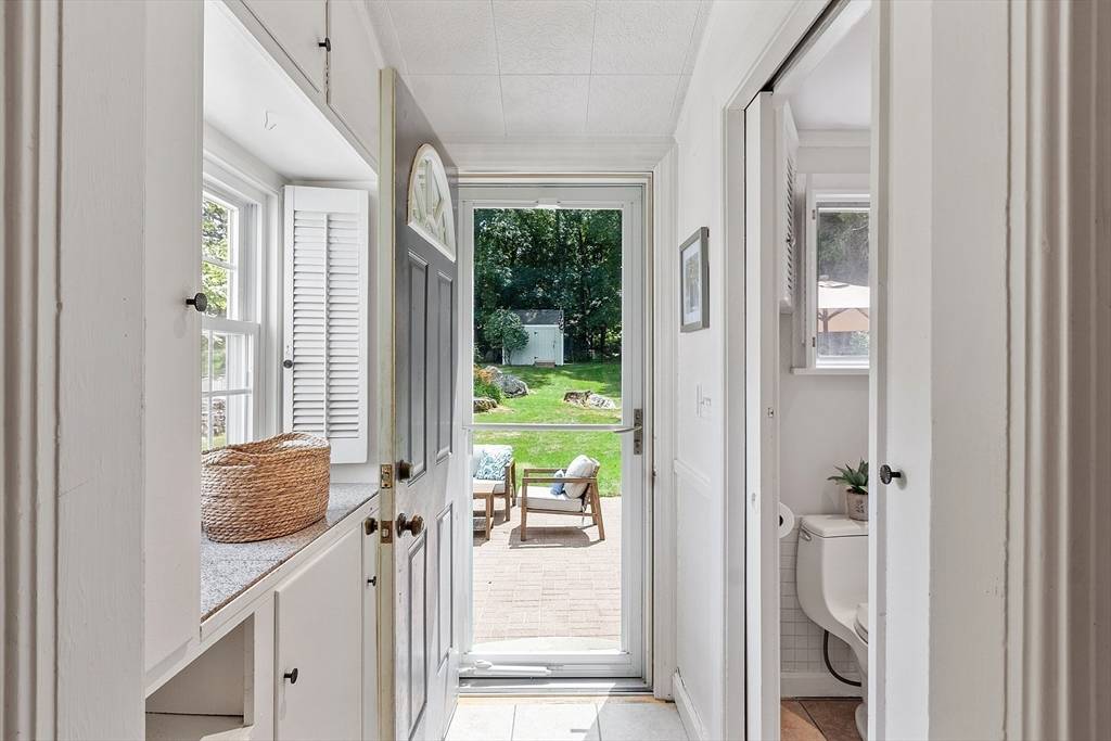 Lynnfield, MA 01940,61 Fairview Road