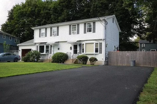 114 Henshaw St #114, Worcester, MA 01603