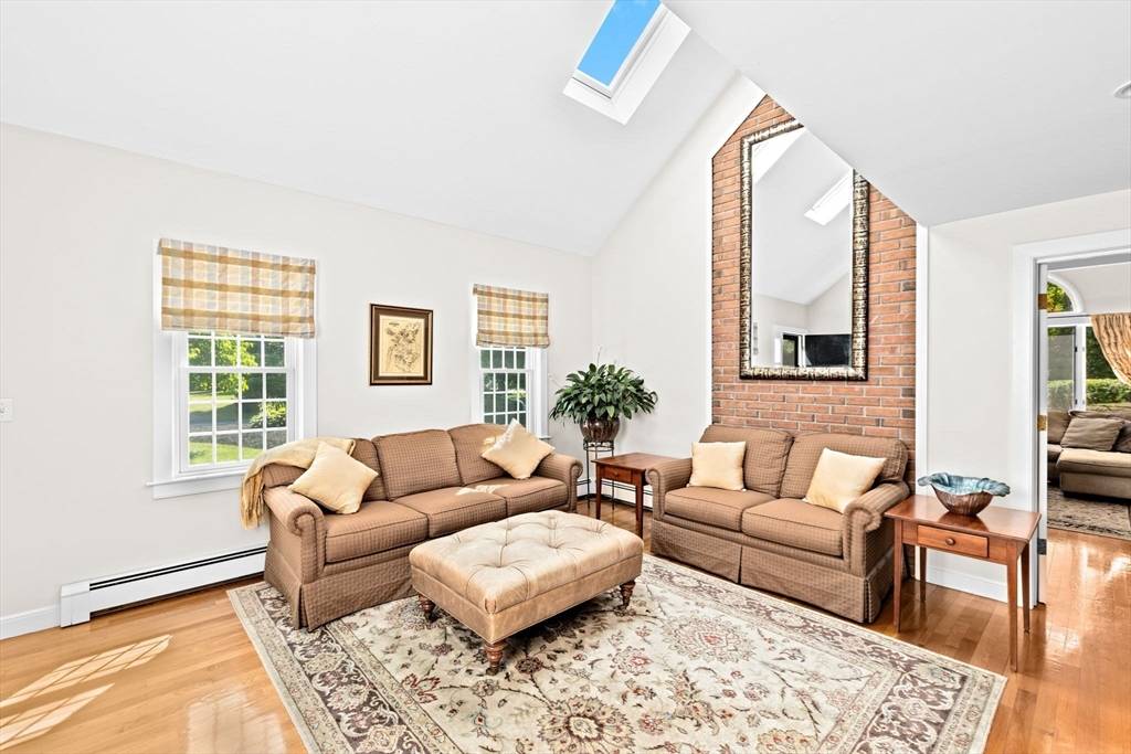 Kingston, MA 02364,90 Foxworth Ln