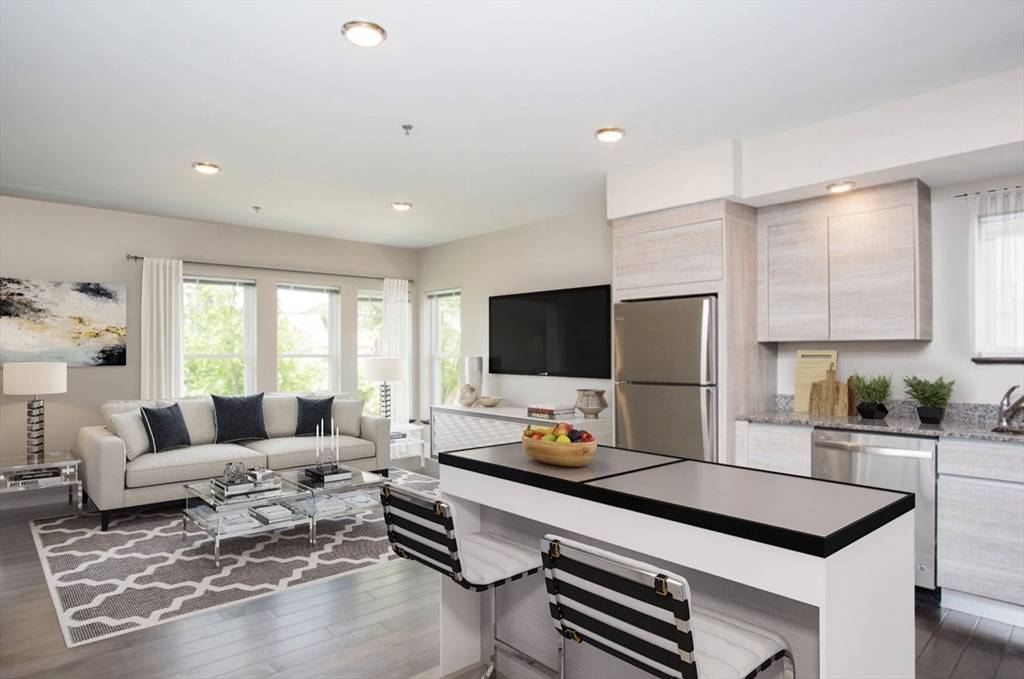 Watertown, MA 02472,60 Howard #415