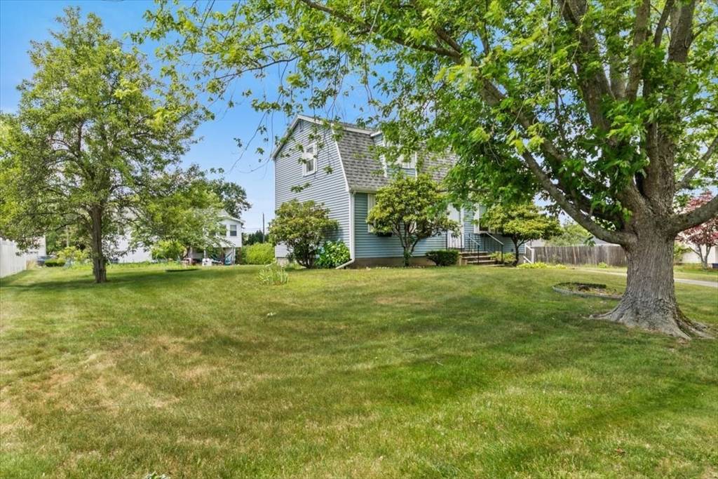 Methuen, MA 01844,35 Chippy Ln