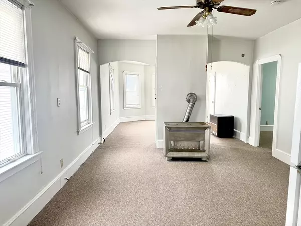 New Bedford, MA 02746,87 Hathaway St #3