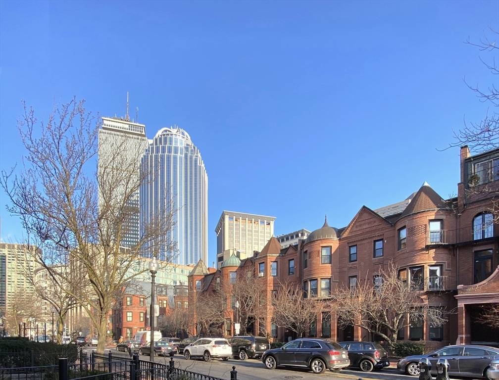 242 W Newton St #4, Boston, MA 02116