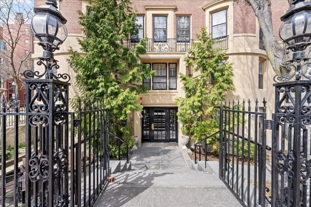Boston, MA 02116,137 Marlborough #7