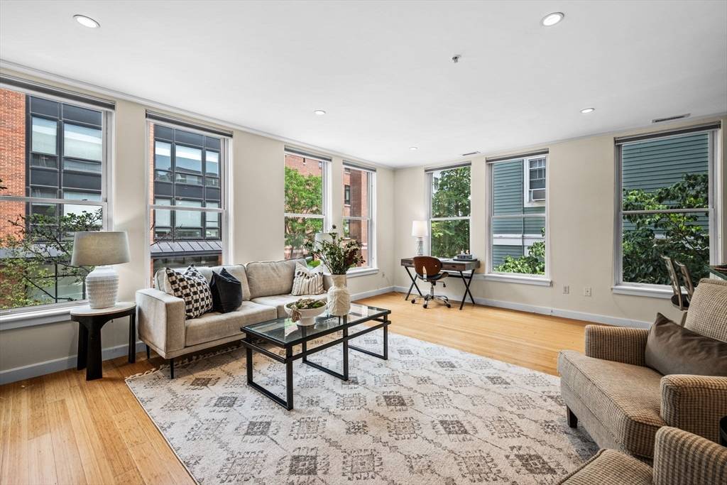 Boston, MA 02127,335-337 W. Second St #2