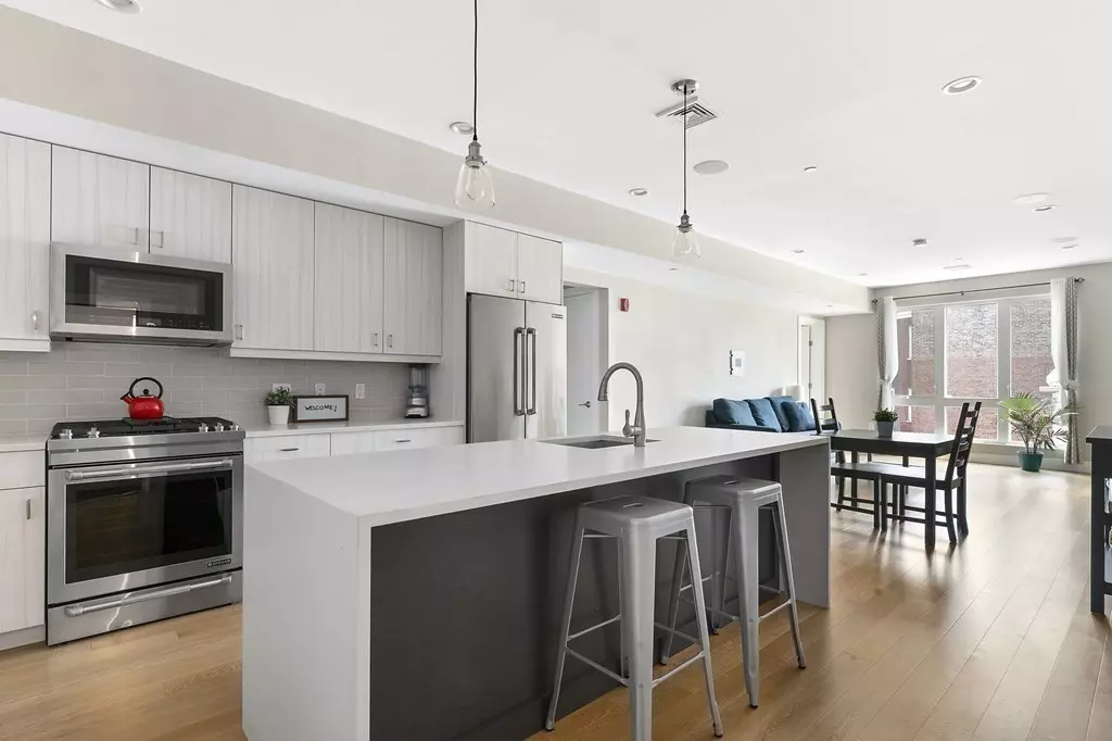 Boston, MA 02127,488 Dorchester Avenue #3F