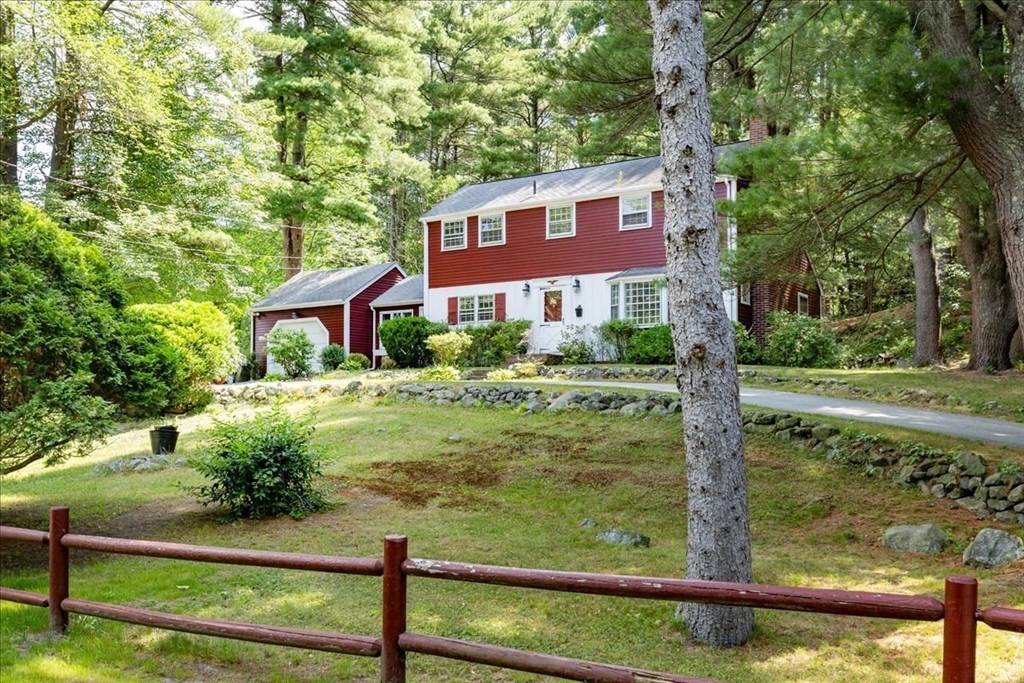 77 Essex St, Middleton, MA 01949