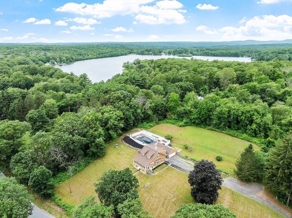 109 Swett Hill Rd, Sterling, MA 01564