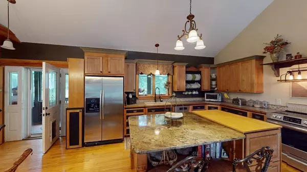 Hubbardston, MA 01452,3 Mohawk Drive