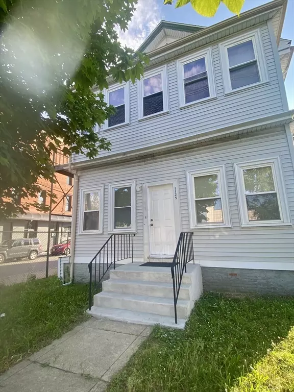 1135 Main St #1F, Brockton, MA 02301
