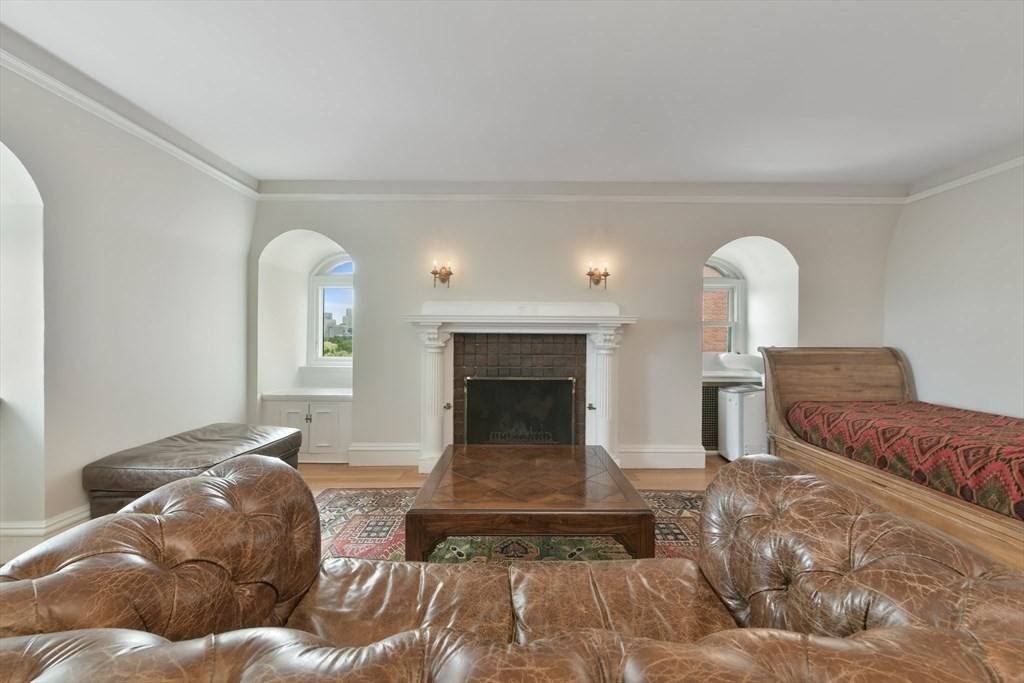 Boston, MA 02116,334 Beacon St #9
