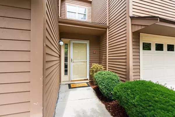 Clinton, MA 01510,200 Ridgefield Cir #C