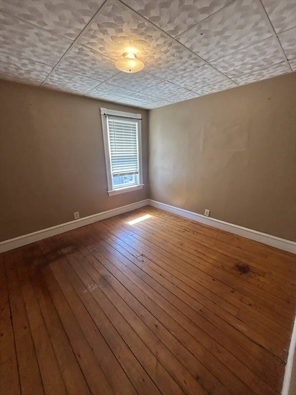 Fall River, MA 02720,33 Malvey St #3