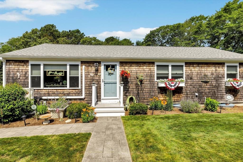 Sandwich, MA 02537,19 Jones Ln