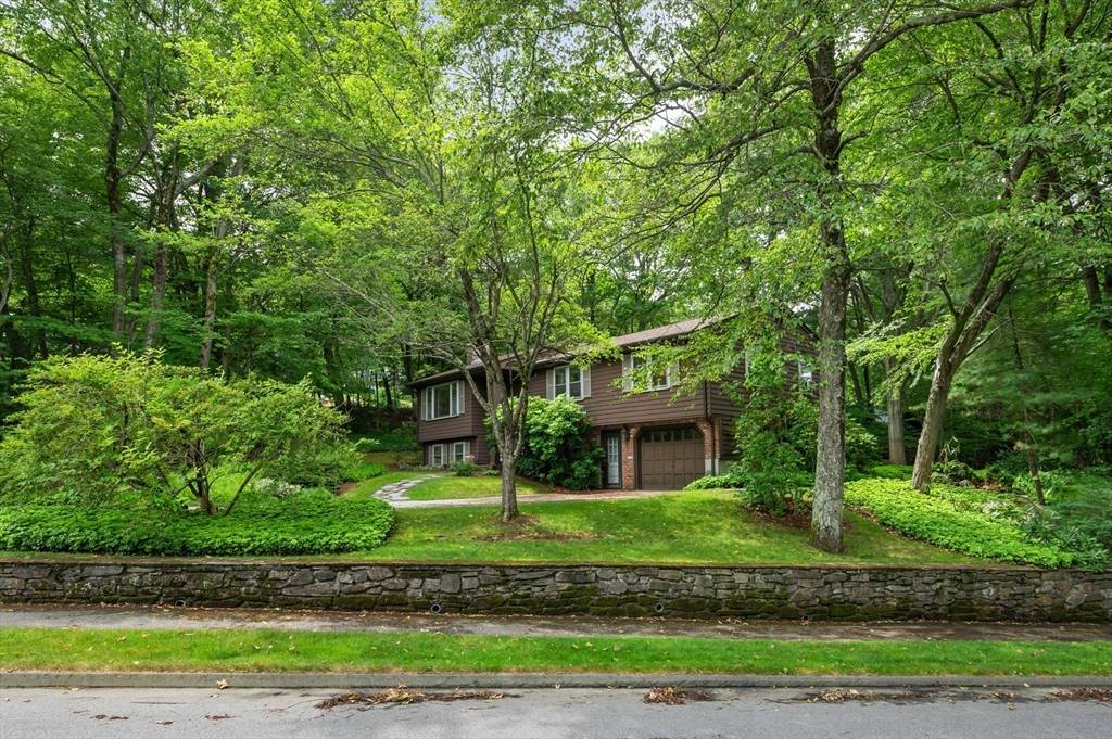 Shrewsbury, MA 01545,2 Browning Rd