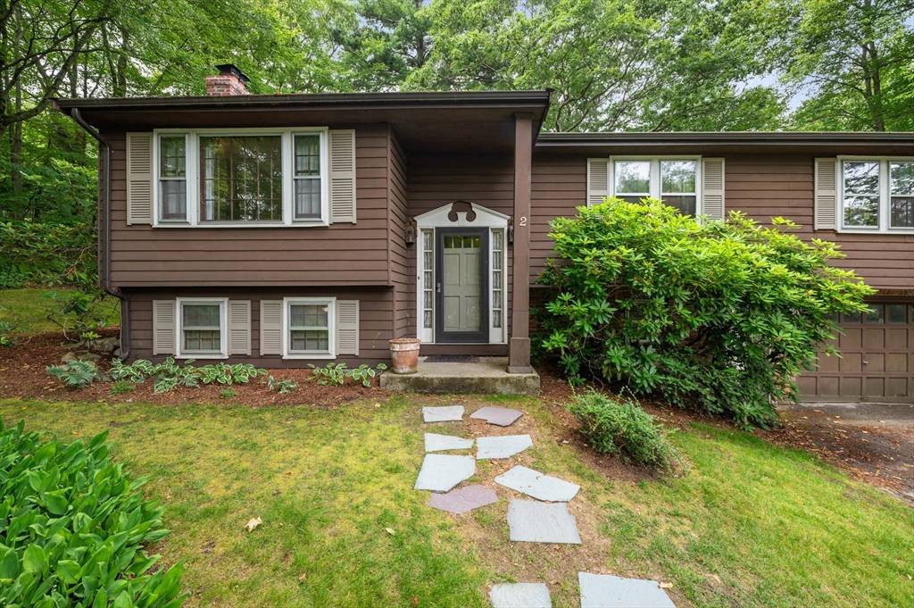 2 Browning Rd, Shrewsbury, MA 01545