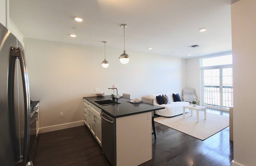 Somerville, MA 02143,434 Mcgrath Highway #206