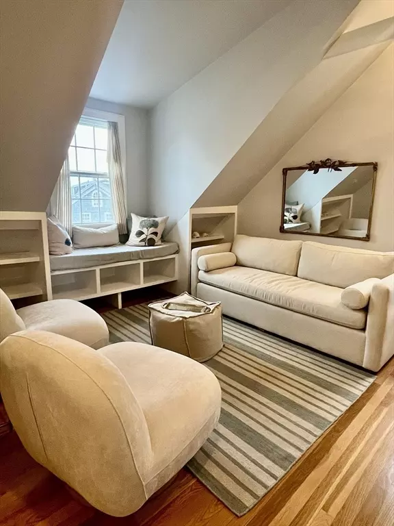 Marblehead, MA 01945,3 Circle Street #3