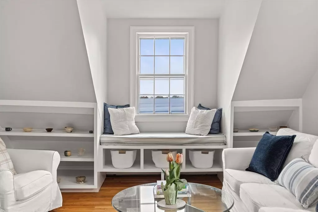 Marblehead, MA 01945,3 Circle Street #3