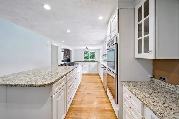 Rehoboth, MA 02769,23 Hickory Ridge Rd