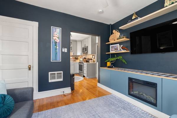 15 Lynde St #1, Salem, MA 01970
