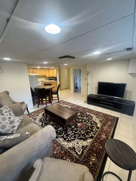 5 Fred St #0, Burlington, MA 01803
