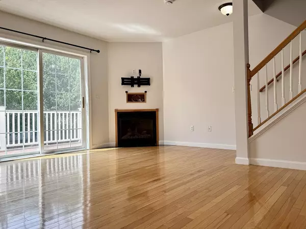 Chicopee, MA 01020,33 Regency Ct #33