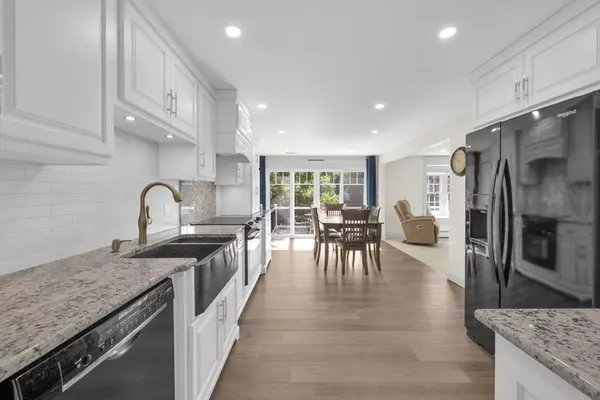 Sturbridge, MA 01566,112 Westwood Dr