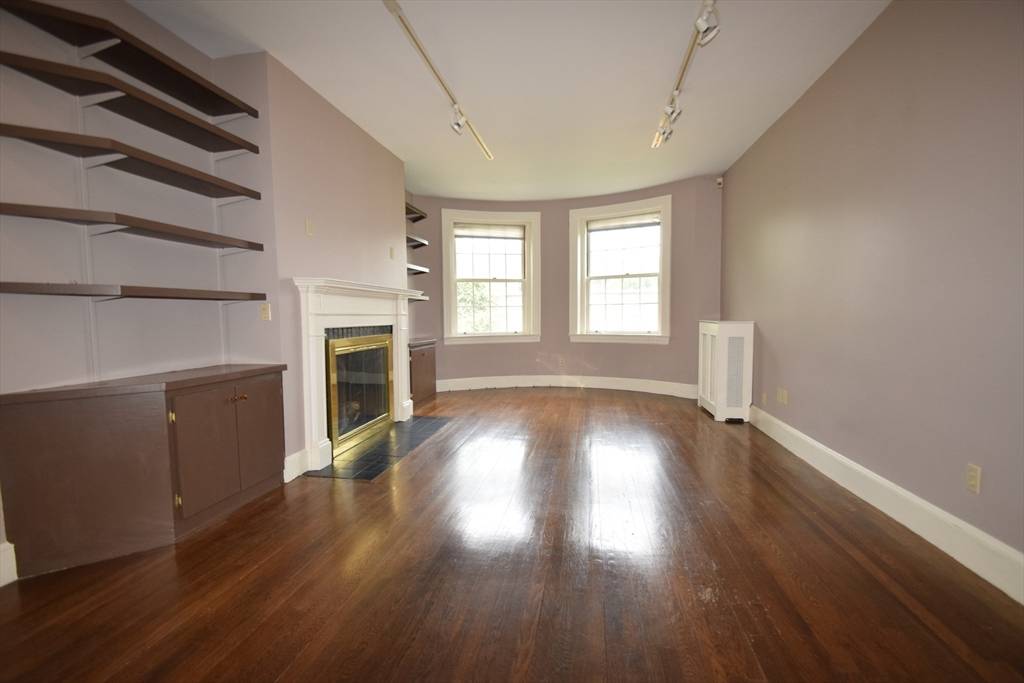 Brookline, MA 02445,141 Beaconsfield Road #5